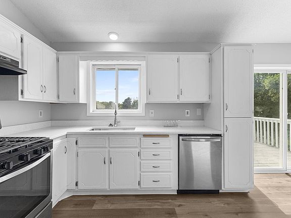 3rd image of 14191 Barium St NW