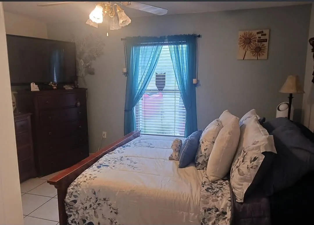 3 bed, 1148 sqft, $2,300 — Photo 4