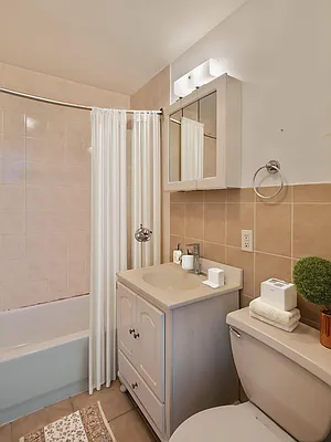 Rented by MNS | media 6