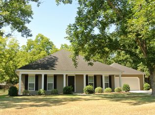 105 Kendal Ln, Leesburg, GA 31763