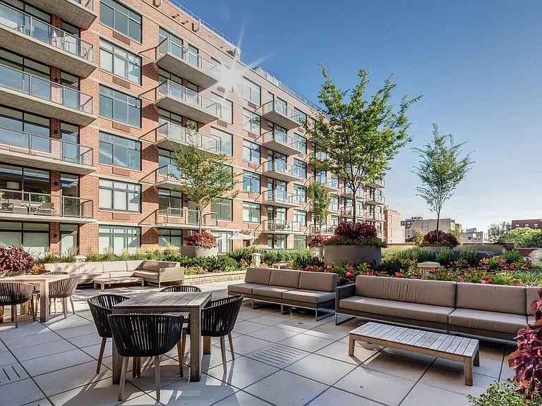 1400 Hudson St #727 — Photo 27