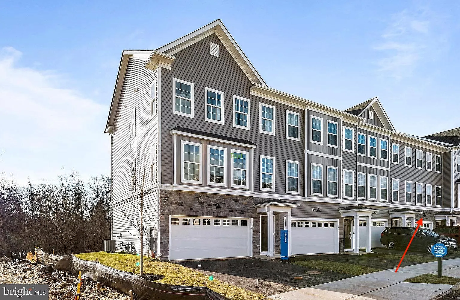 3 bed, 2.5 bath, 2142 sqft, $4,295 — Photo 1