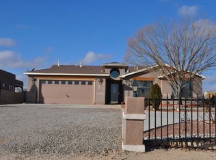 421 4th St NE, Rio Rancho, NM 87124