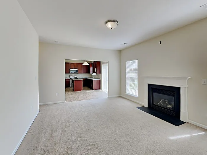 815 Reigate Rd — Photo 4