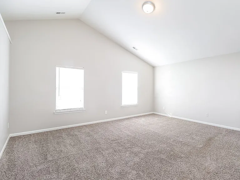 5721 Verrazano Dr — Photo 11
