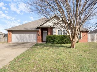 1390 Charles St, Pea Ridge, AR 72751