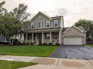 1490 S Lancaster Ln, Libertyville, IL 60048