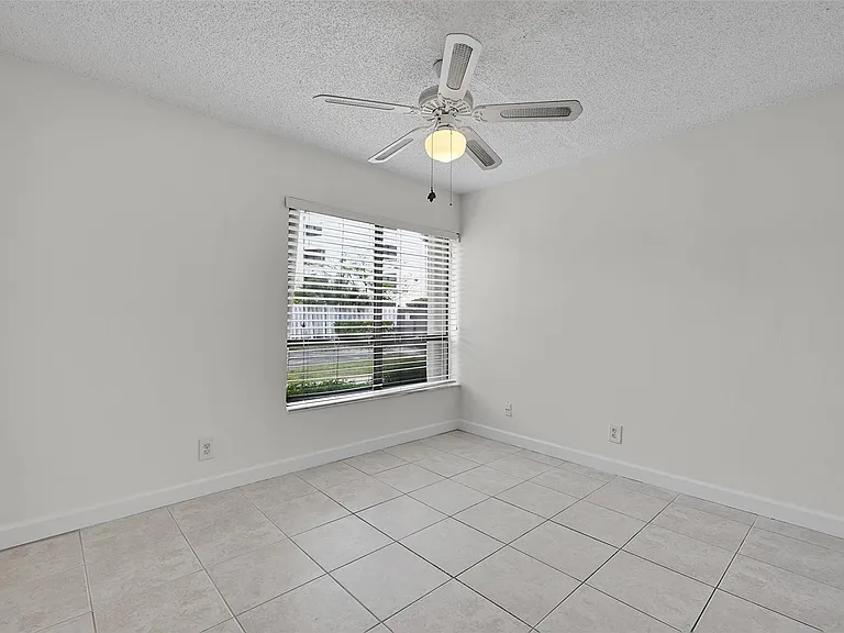 2297 SW 15th St #125 — Photo 20