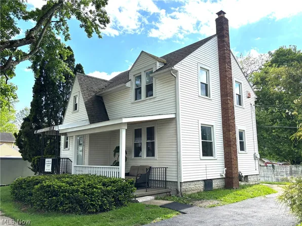 145 S Vine St, Columbiana, OH 44408