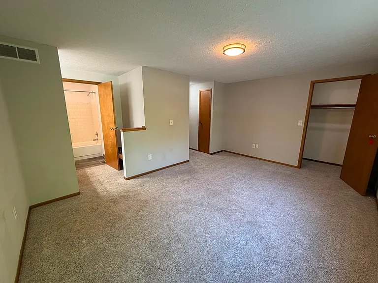 1762 Queensbridge Dr #1 — Photo 14