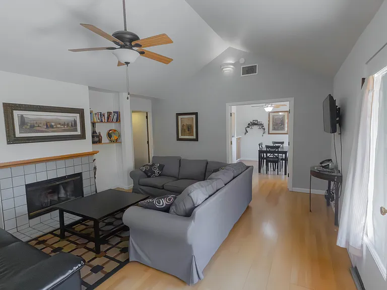 207 3rd St #320 — Photo 20