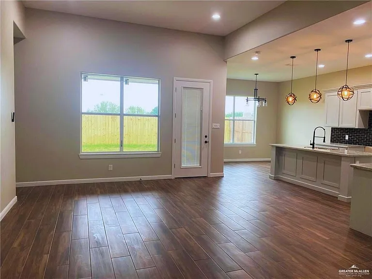 2710 E Bella Vista Ave — Photo 11