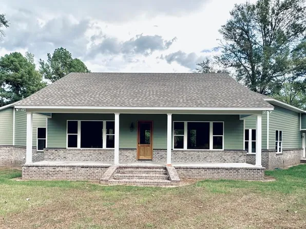 9103 McComb Holmesville Rd, McComb, MS 39648