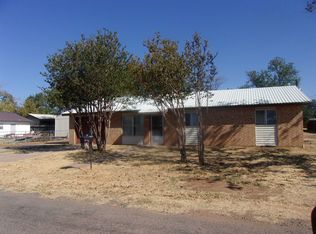 1205 E Green St, Llano, TX 78643