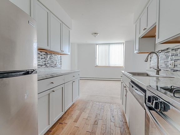 4th image of 20 N Tower Rd APT 8G