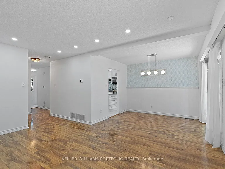 24 Ulysses Pl — Photo 13