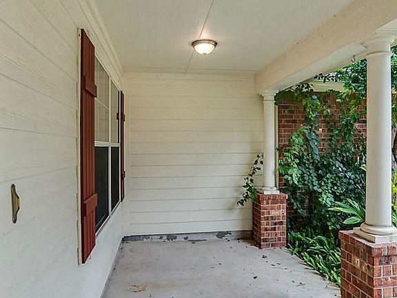 4th image of 806 Victoria Lakes Dr