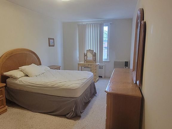 4th image of 2562 Fenton Ave #2