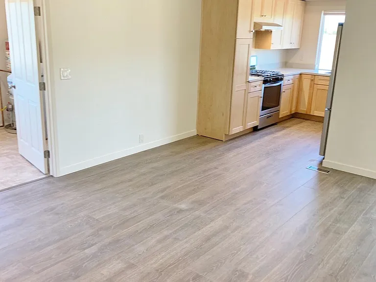 Dining to Kitchen