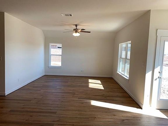 5th image of 308 Clear Lake Dr