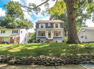 543 Robindale Ave, Oregon, OH 43616