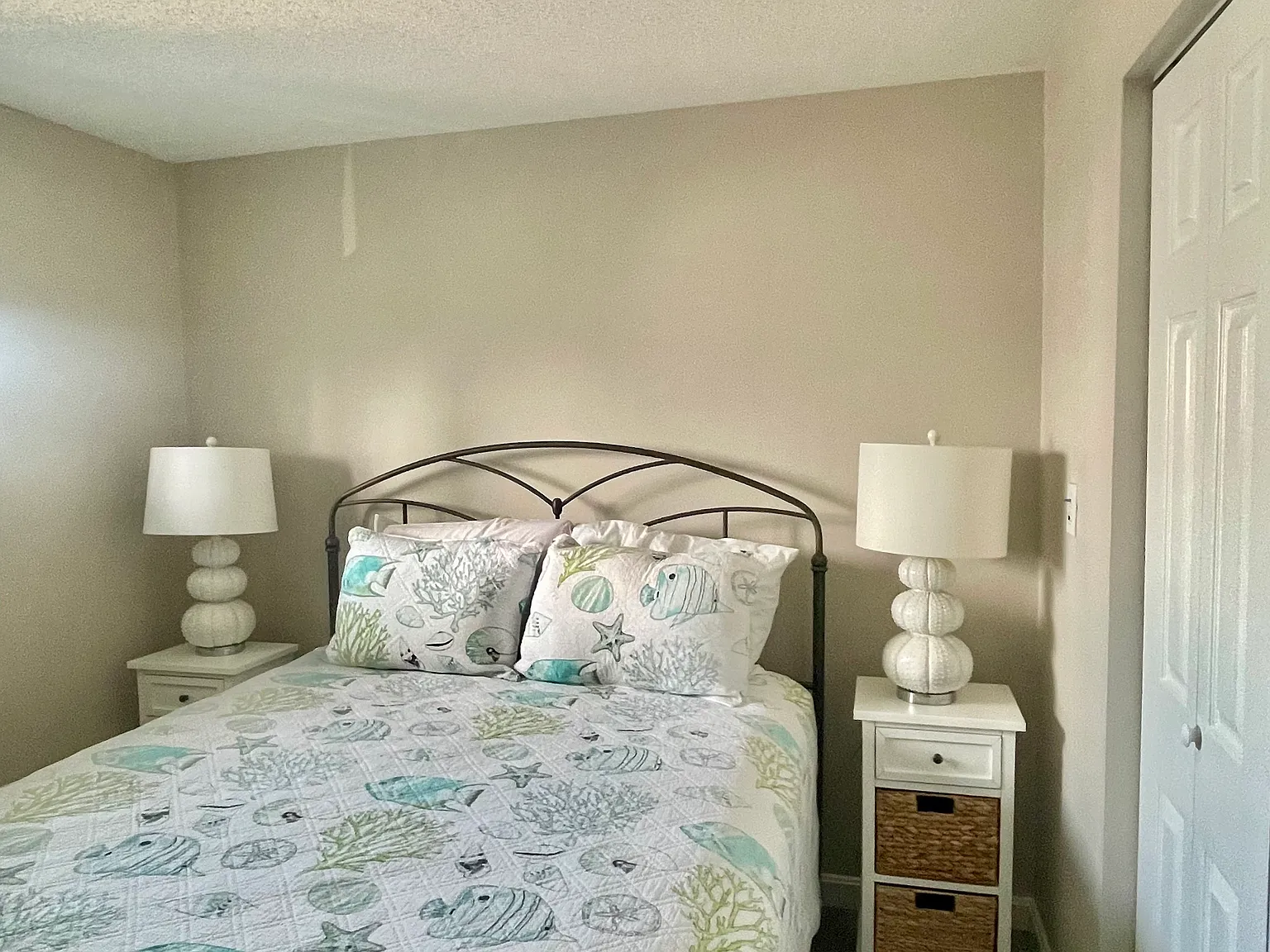 3 bed, 900 sqft, $2,200 — Photo 2