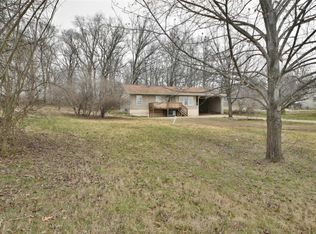 333 Eisenhower Dr, Saint Peters, MO 63376