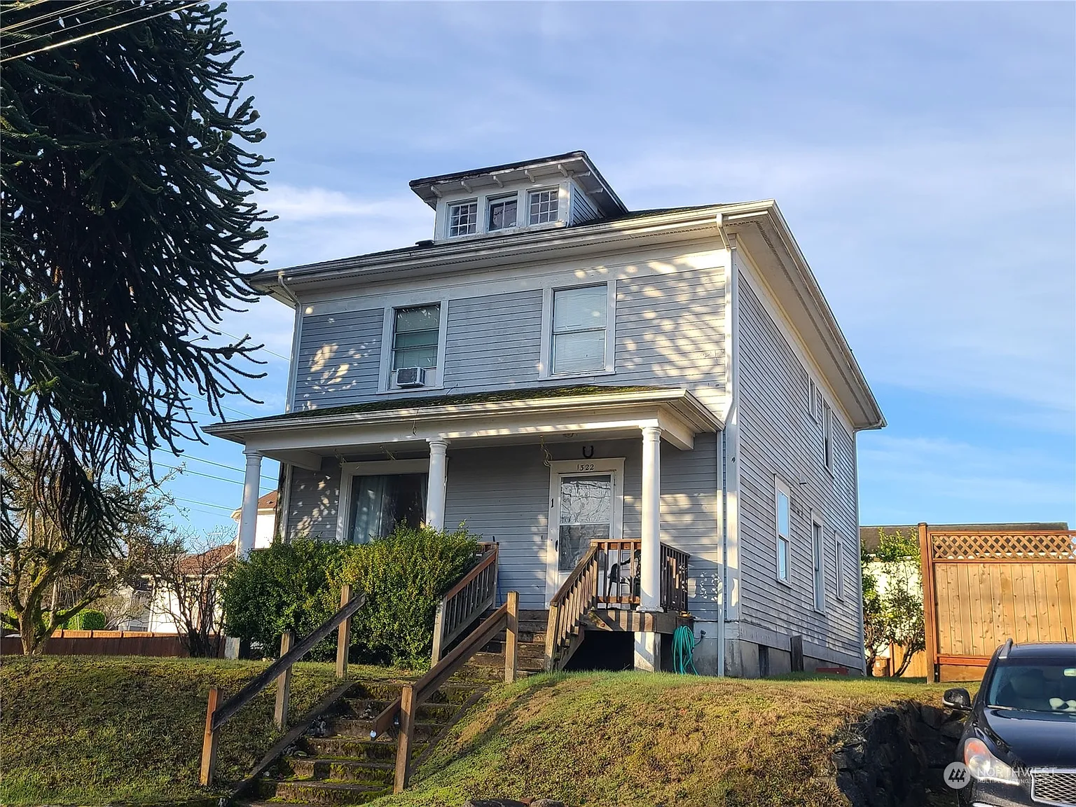 1322 S Cushman Avenue photo 1