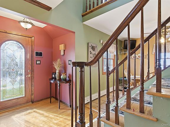 4th image of 2185 Howard Place