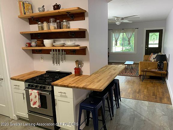 2nd image of 7094 N Riverview Dr