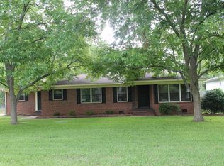 519 S Main St, Headland, AL 36345