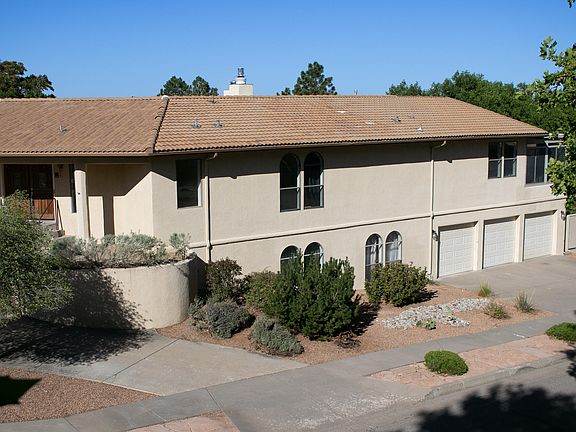 2nd image of 5017 Calle Alta NE