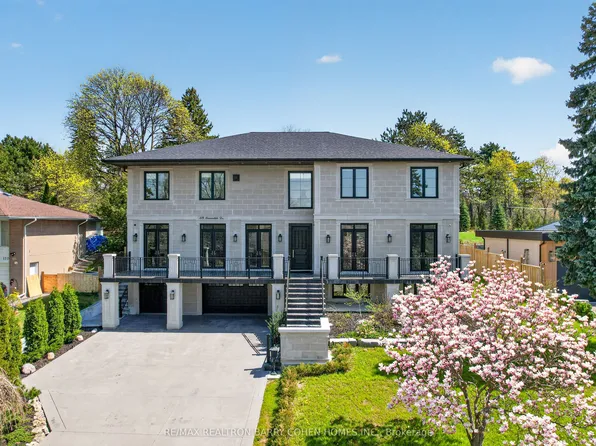 118 Laurentide Dr, Toronto, ON M3A 3E5