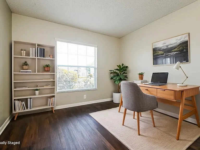 12845 Longcrest Dr — Photo 15