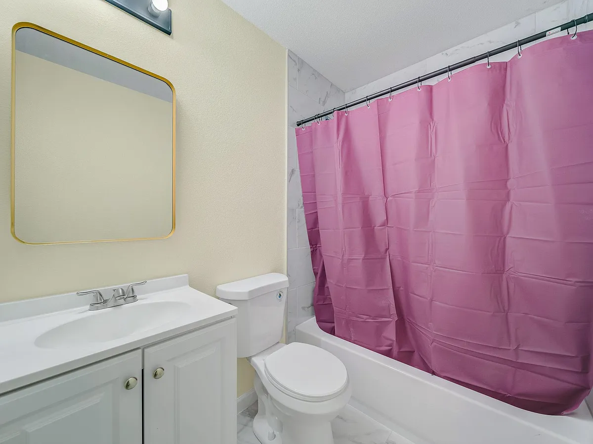 Shared Restroom
#7,#8 - Vel Dr