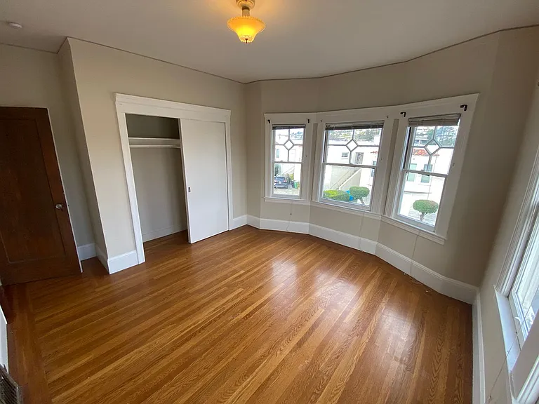 42 Castle Manor Ave — Photo 28