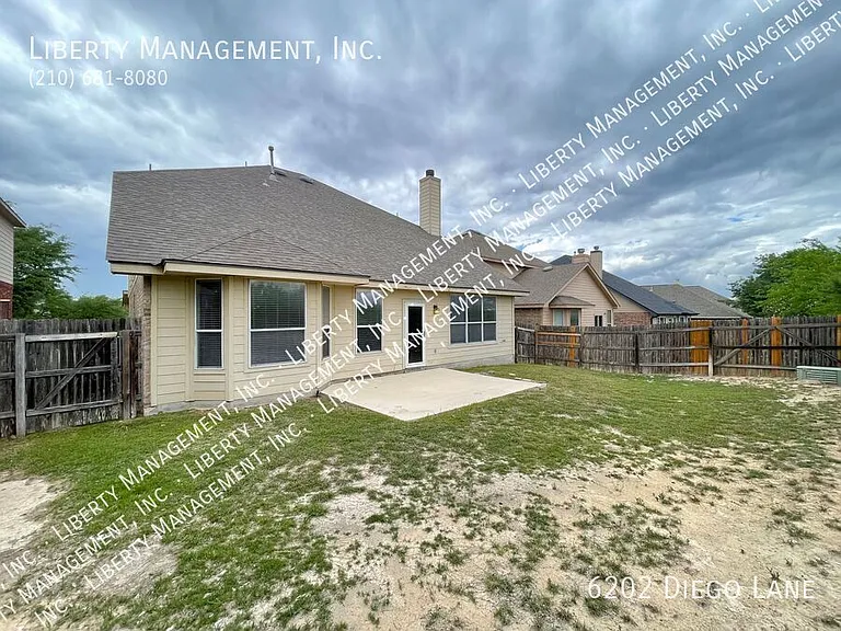 6202 Diego Ln — Photo 46