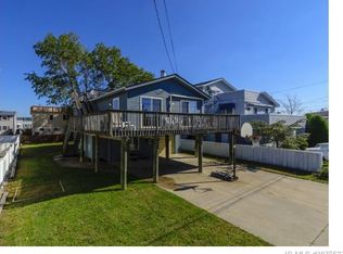 305 S 3rd St, Surf City, NJ 08008