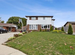 122 Mooregate Cres, Kitchener, ON N2M2G1