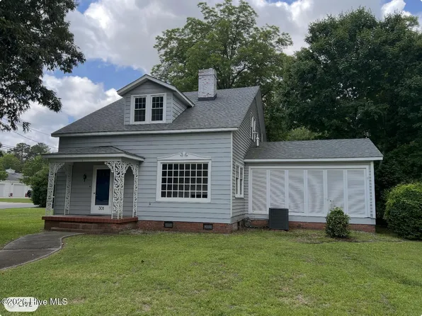 301 N Broad Street, Roseboro, NC 28382