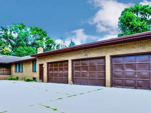 1216 N Jay St, Aberdeen City, SD 57401