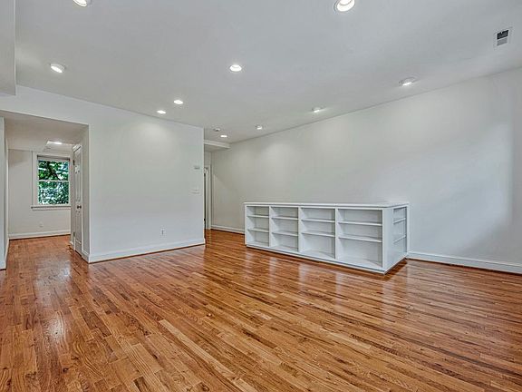 5th image of 1233 4th St NW
