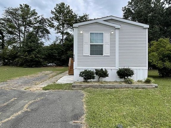 4th image of 21466 Sydney Dr