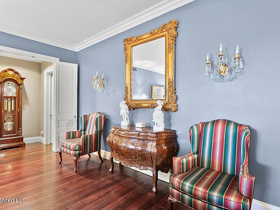 5th image of 1200 Meadowbrook Rd APT 11
