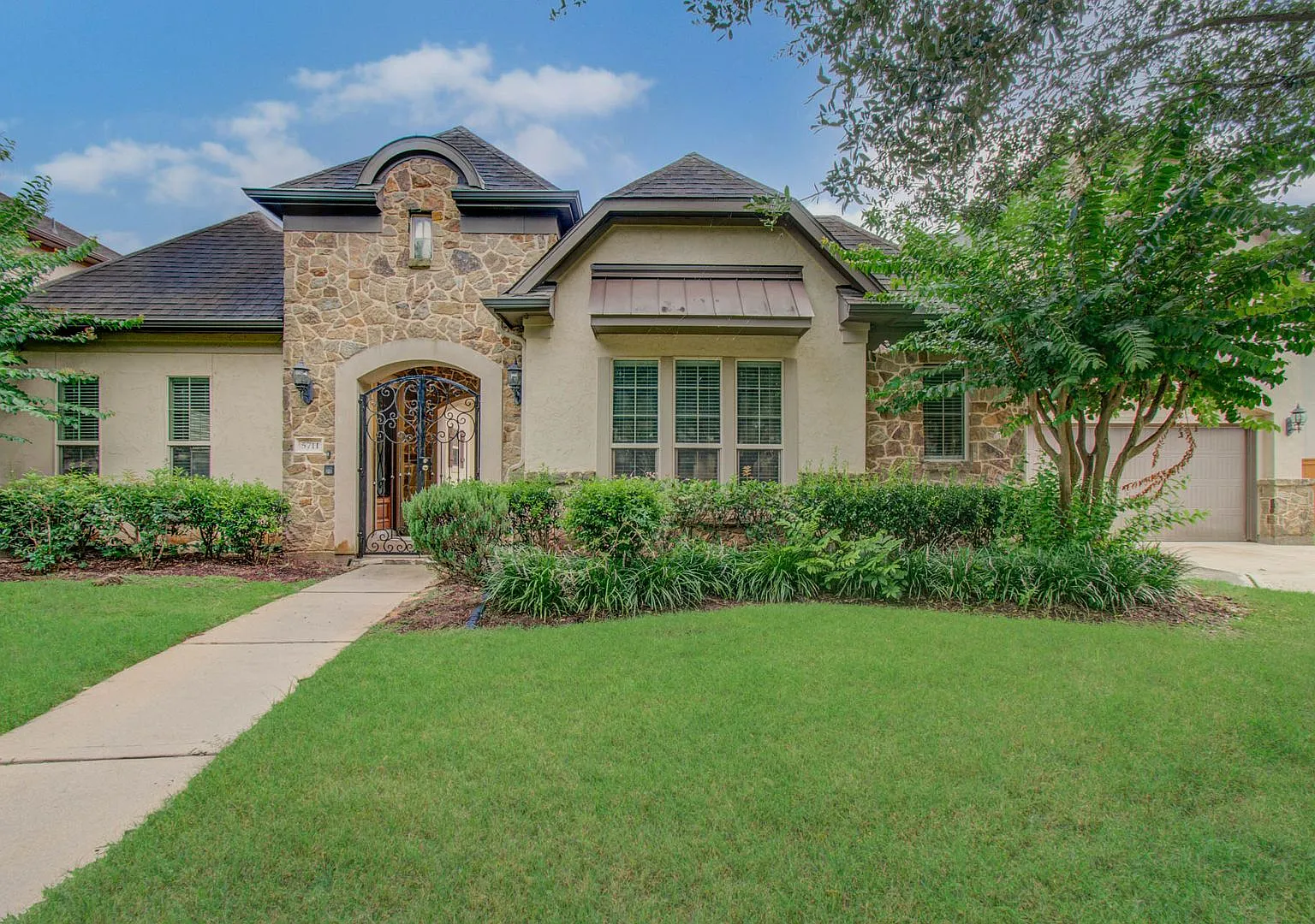 Luxury, Space & Convenience in Avalon at Riverstone — Photo 1