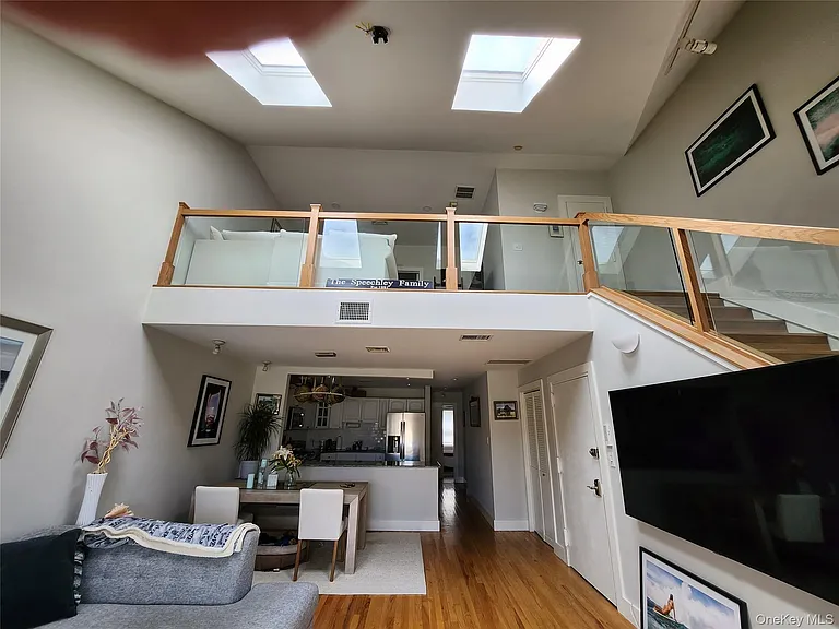 67 Pacific Blvd — Photo 15