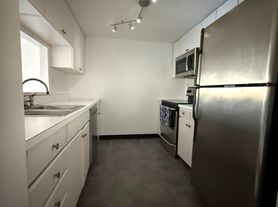 127 Greyrock Pl