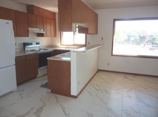 640 Glen St APT 5, Edmonds, WA 98020