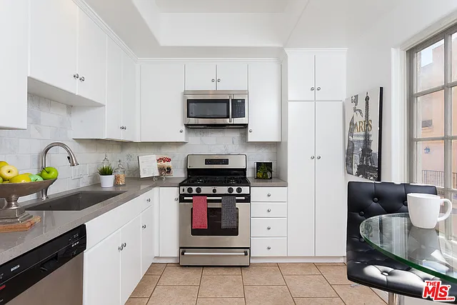 851 N San Vicente Blvd #308 — Photo 7