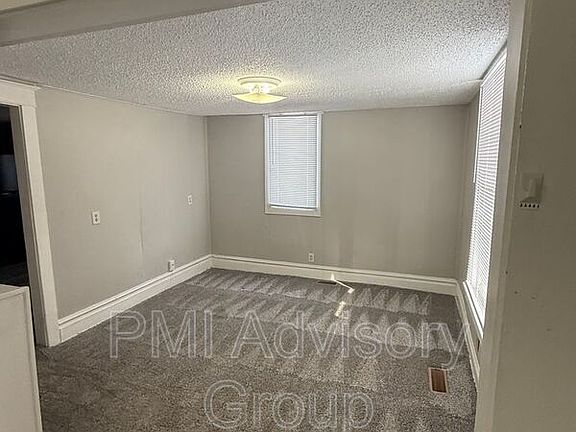 3rd image of 2027 SW Van Buren St